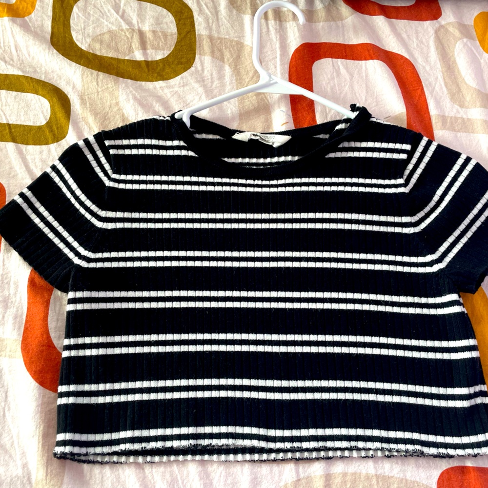 COPY - H&M small crop top black and white stripes good condition no rips or sta…